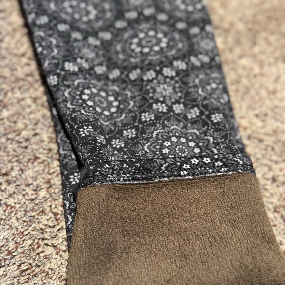 Black/Grey Patterned Leggings - Picture 2 of 3